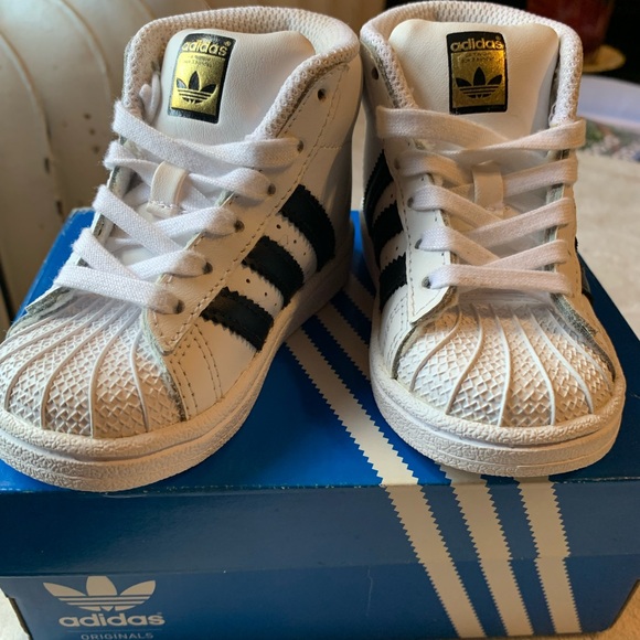 Original Adidas Superstar Sneakers for Infants Size 5K. - Picture 5 of 6